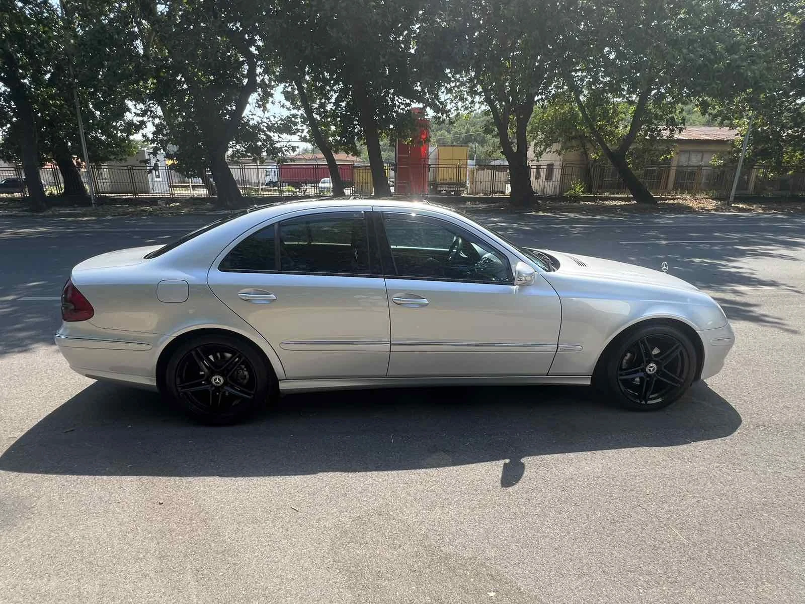 Mercedes-Benz E 320 E 320 CDI - изображение 7