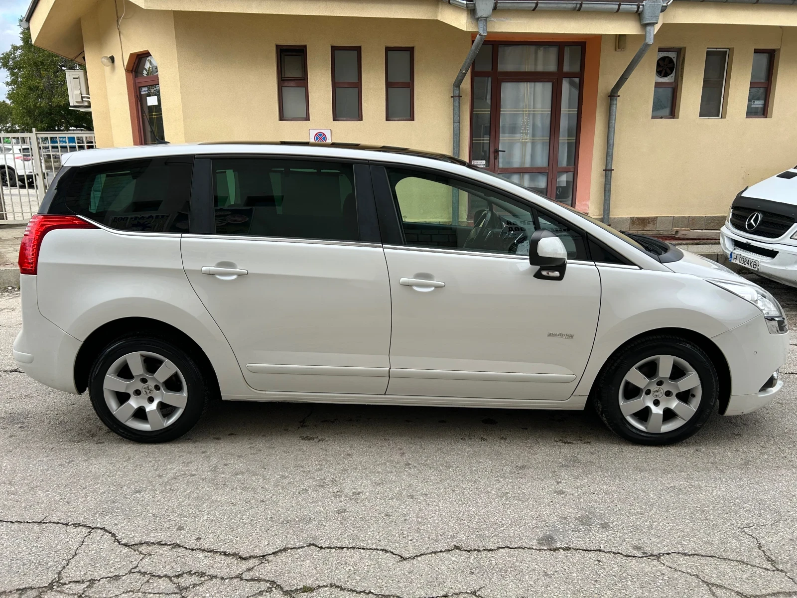 Peugeot 5008 1.6HDI БЯЛА ПЕРЛА FULL - изображение 4