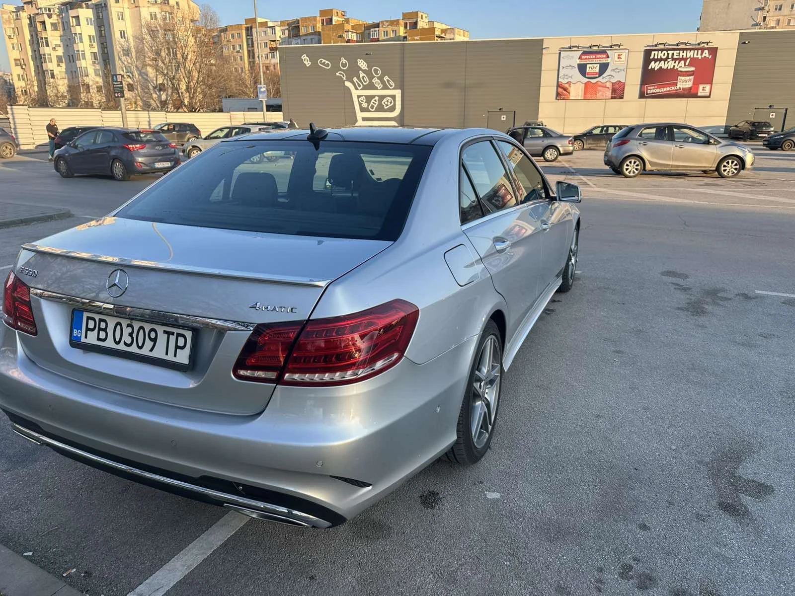 Mercedes-Benz E 500 E550 AMG V8 BITURBO | 105k km | Панорама | Масаж, снимка 13 - Автомобили и джипове - 53715270