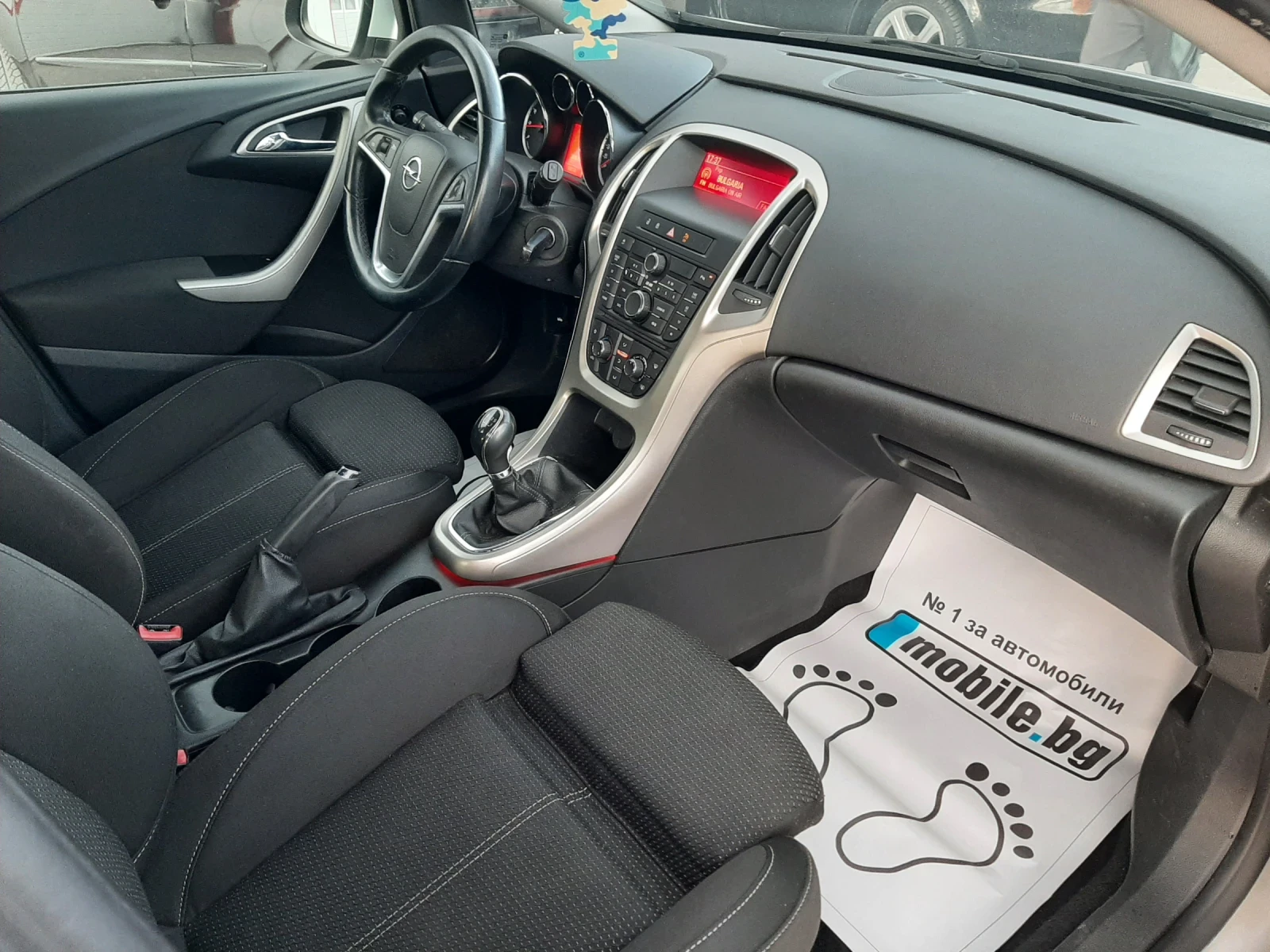 Opel Astra 1.4i 100кс, снимка 12 - Автомобили и джипове - 53892085