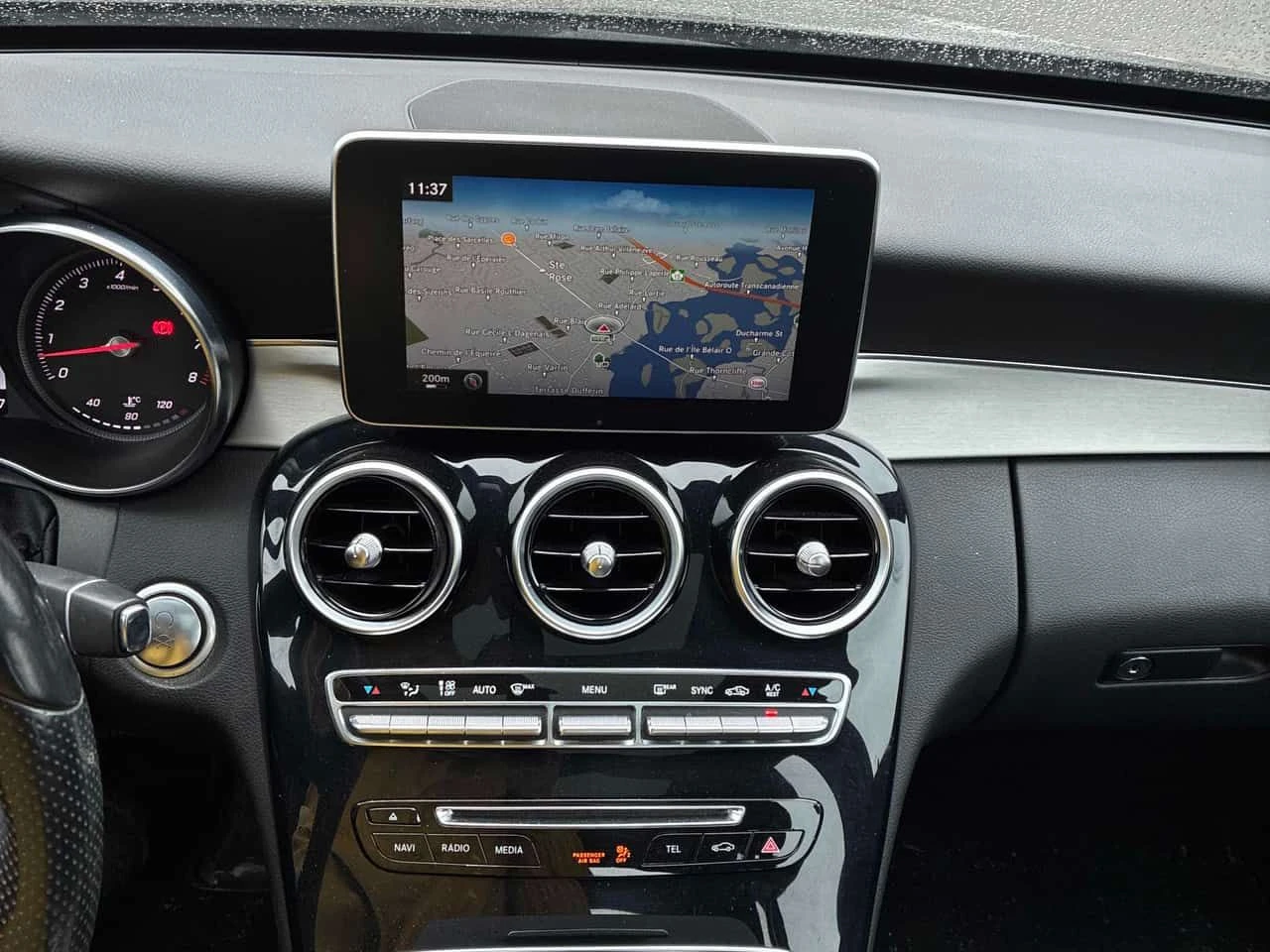 Mercedes-Benz C 400 CARFAX, снимка 9 - Автомобили и джипове - 54060412