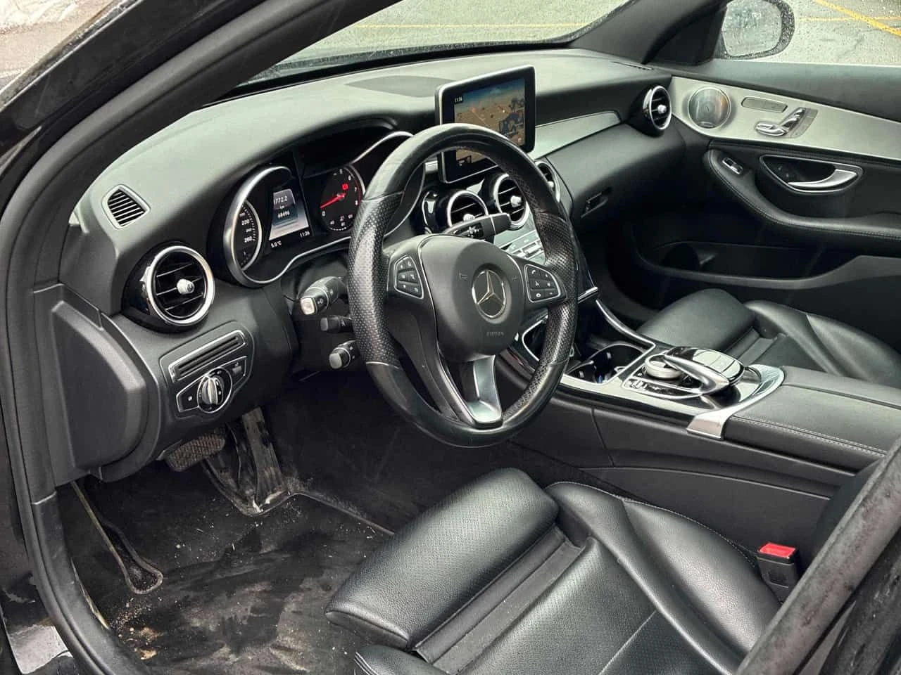 Mercedes-Benz C 400 CARFAX, снимка 5 - Автомобили и джипове - 54060412