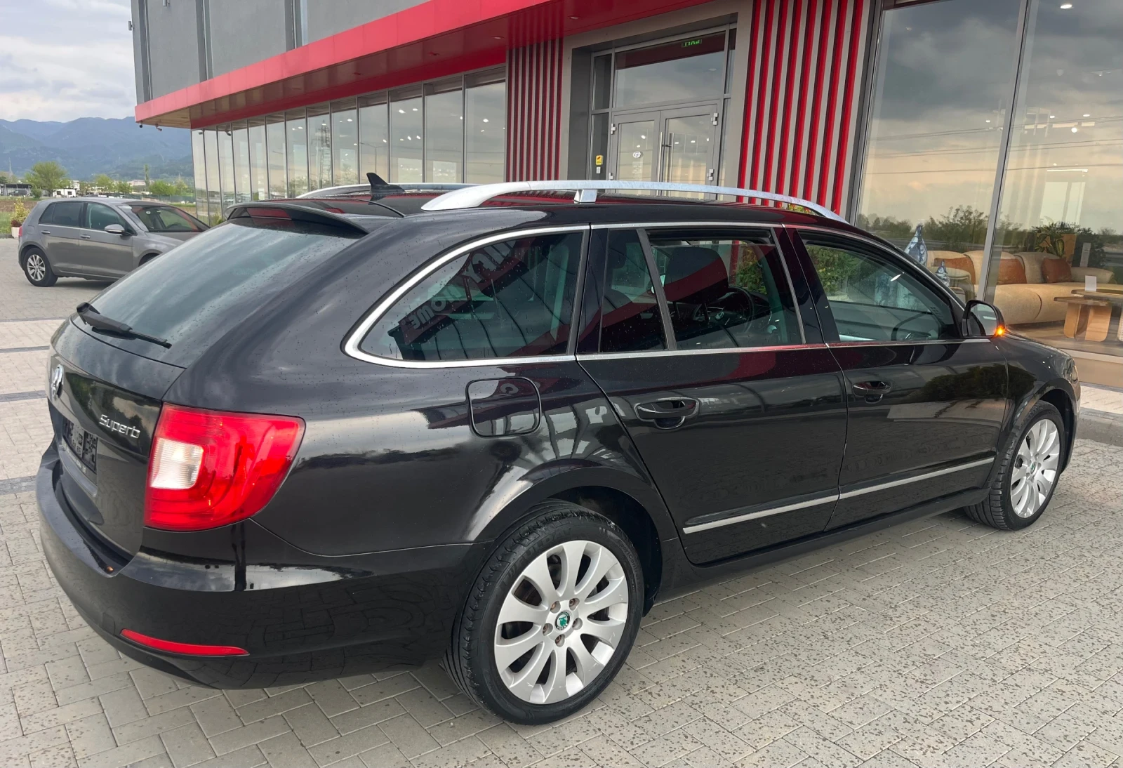 Skoda Superb 2.0TDI, снимка 4 - Автомобили и джипове - 54374582