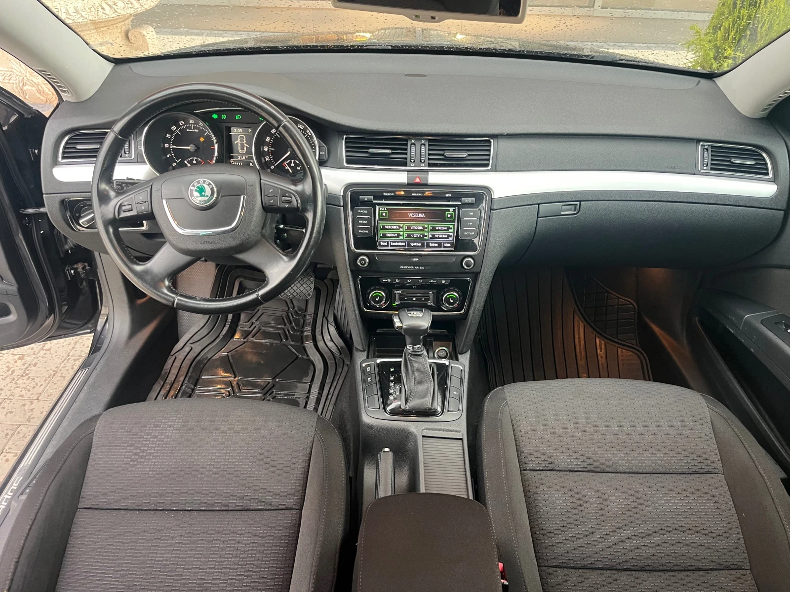 Skoda Superb 2.0TDI, снимка 7 - Автомобили и джипове - 54374582