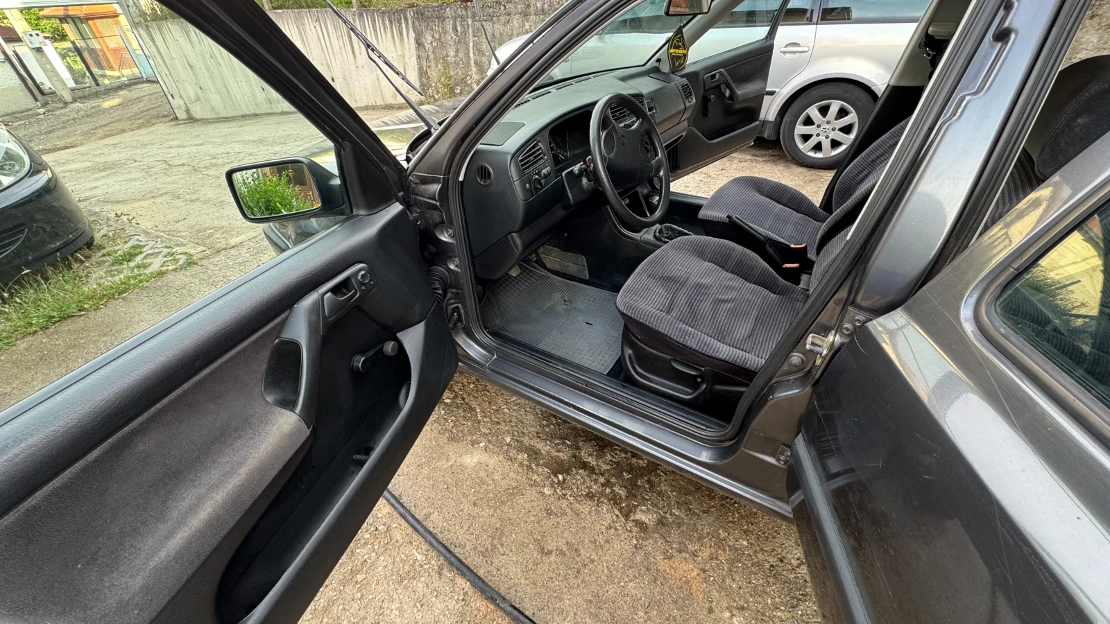 VW Golf, снимка 5 - Автомобили и джипове - 55005845