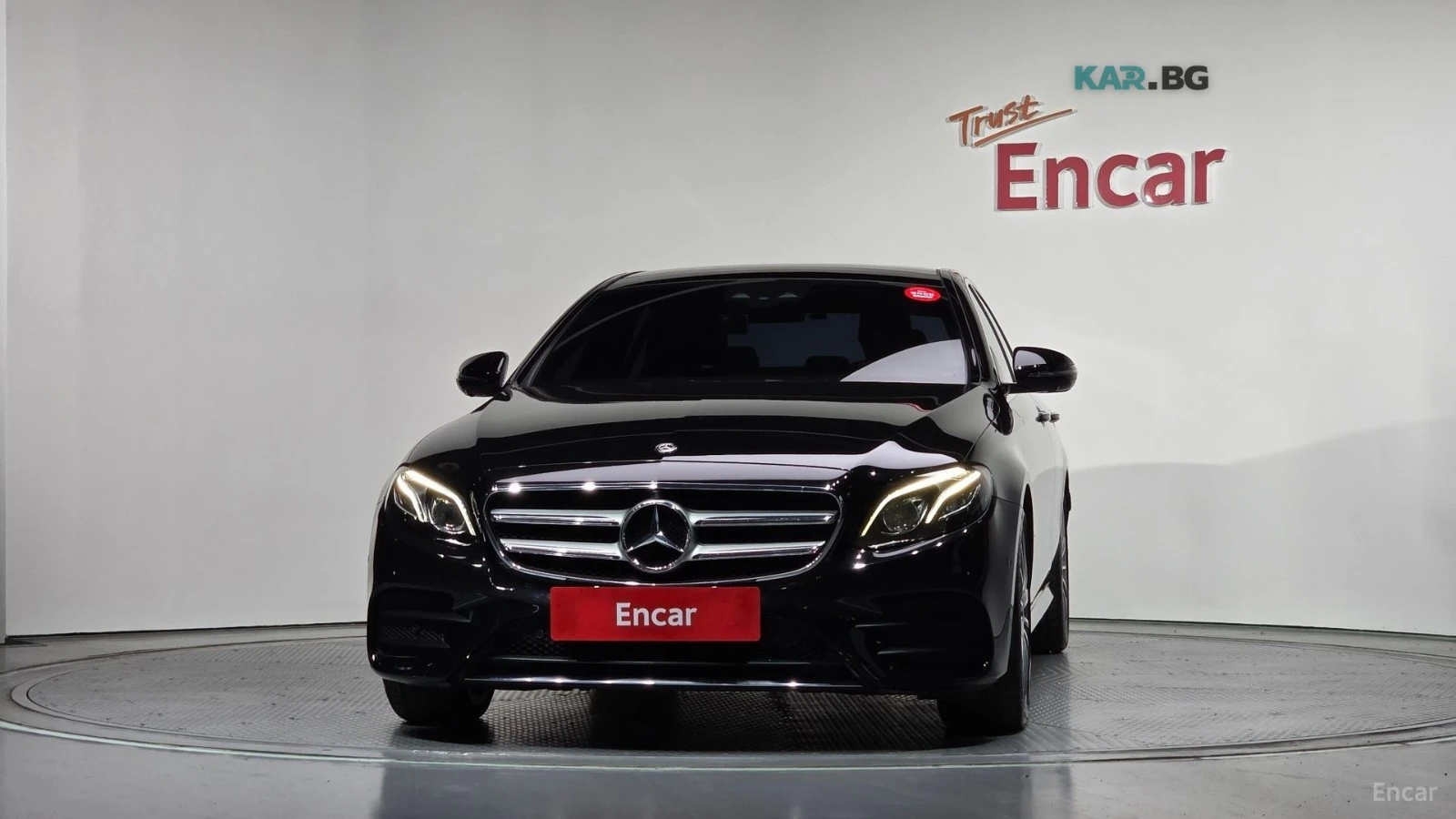 Mercedes-Benz E 300 4MATIC AMG* HUD* КОЖА* ПАНО, снимка 3 - Автомобили и джипове - 55120104