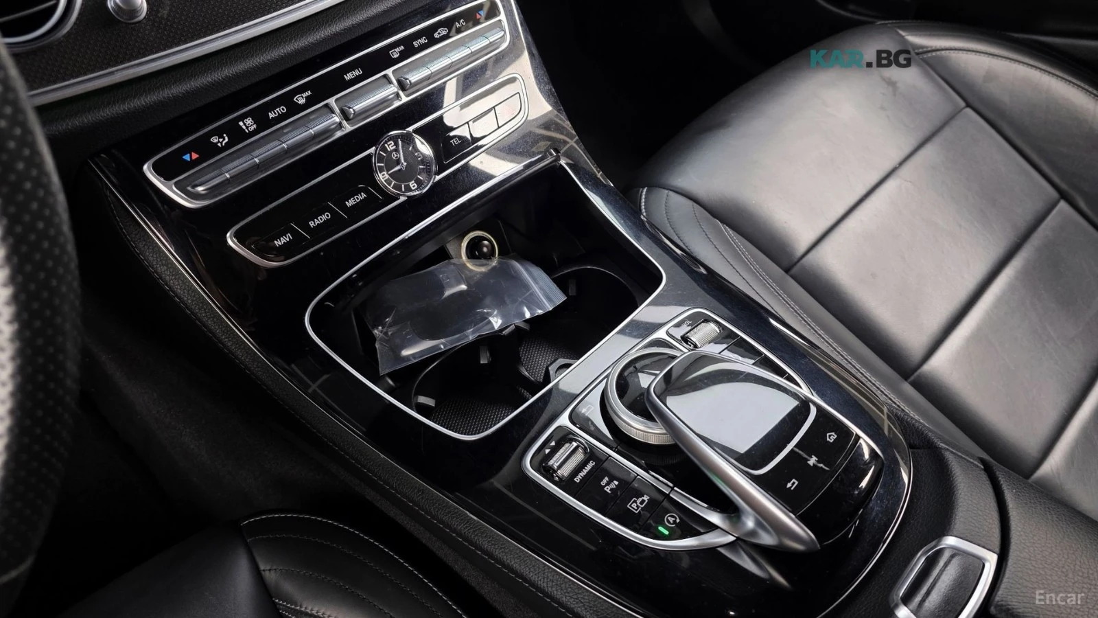 Mercedes-Benz E 300 4MATIC AMG* HUD* КОЖА* ПАНО, снимка 9 - Автомобили и джипове - 55120104