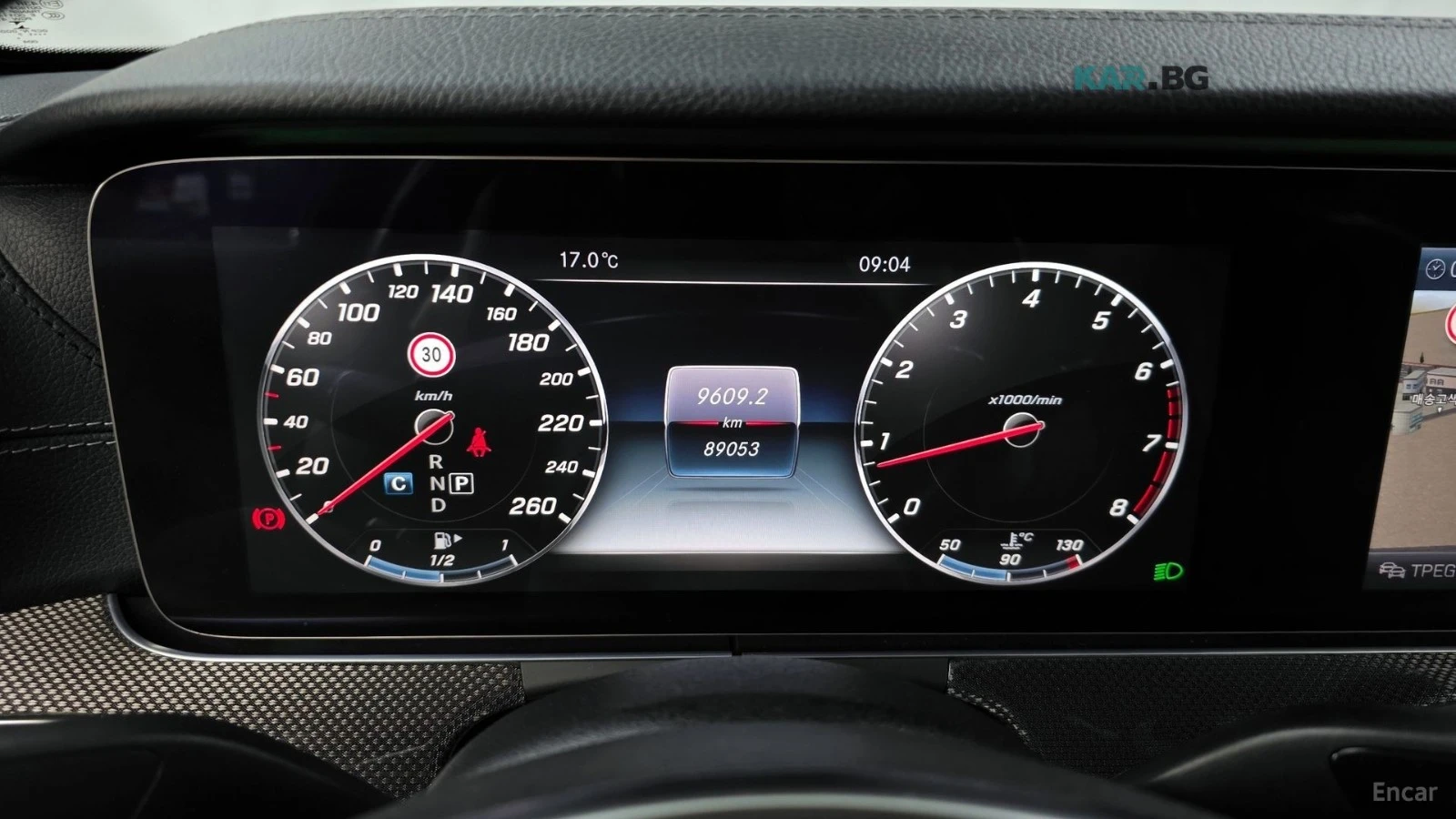 Mercedes-Benz E 300 4MATIC AMG* HUD* КОЖА* ПАНО, снимка 8 - Автомобили и джипове - 55120104