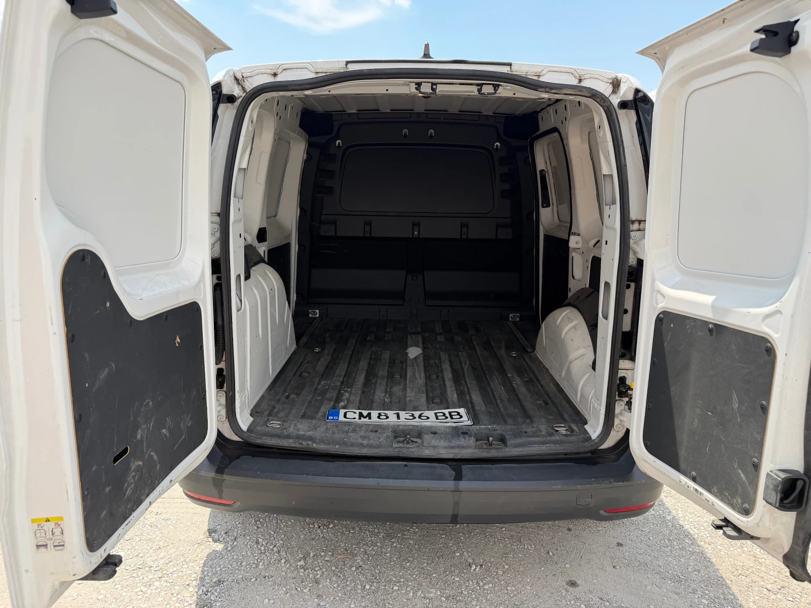 VW Caddy 2.0 TDI , снимка 12 - Автомобили и джипове - 55323326