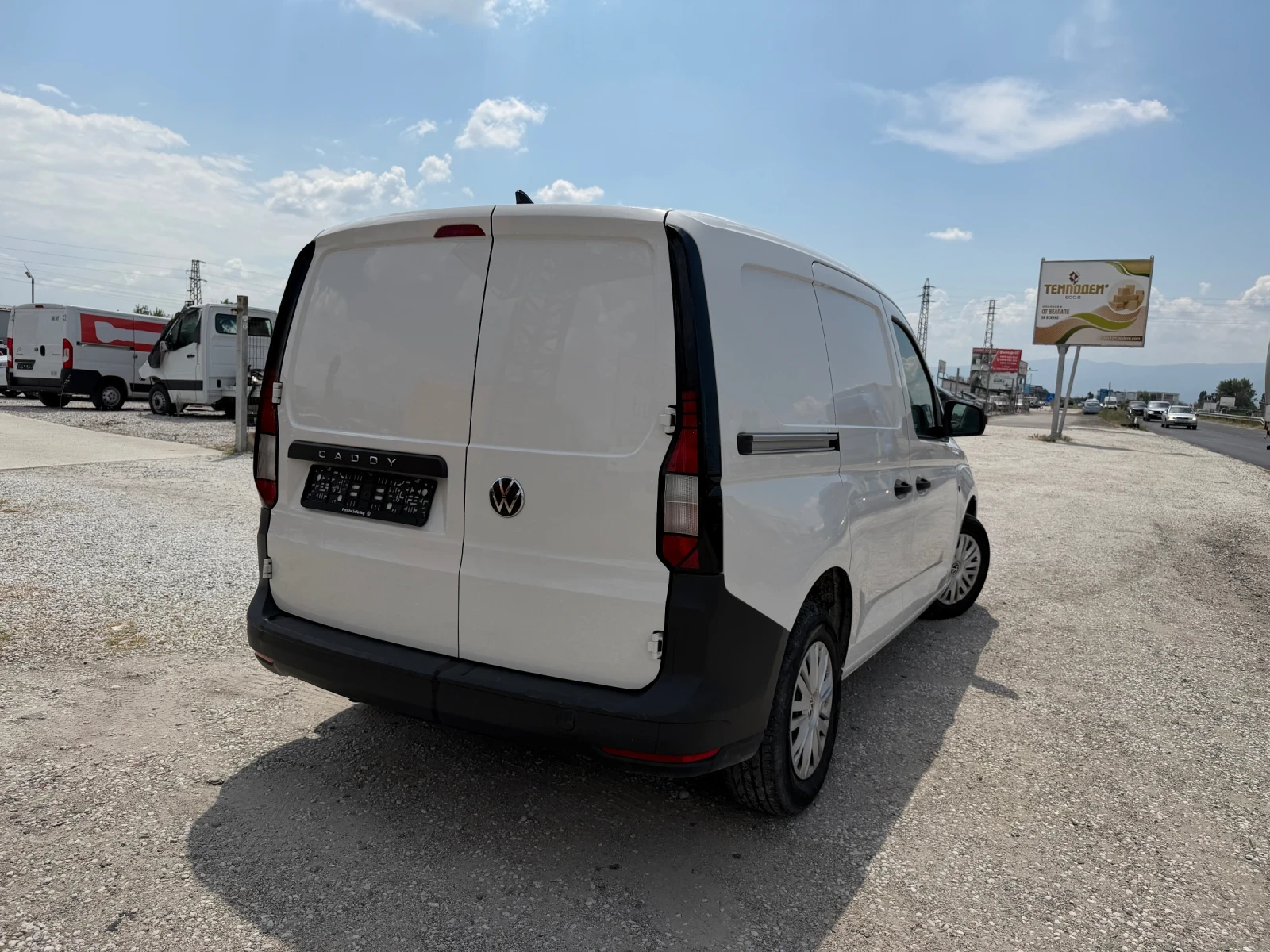 VW Caddy 2.0 TDI , снимка 4 - Автомобили и джипове - 55323326