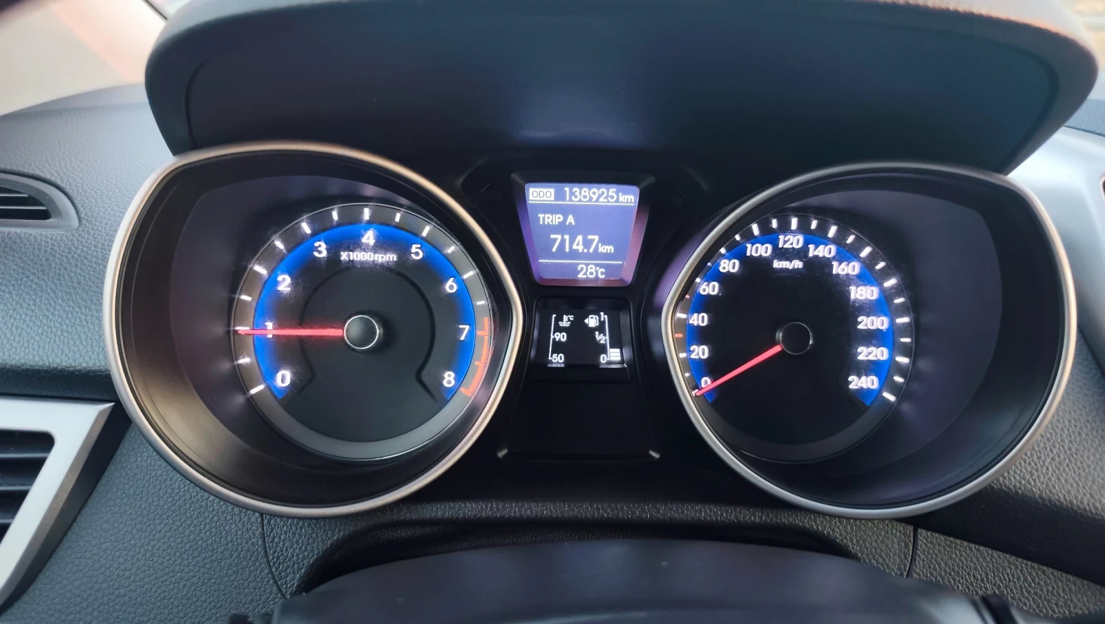 Hyundai I30 1.4 i, снимка 9 - Автомобили и джипове - 55532811