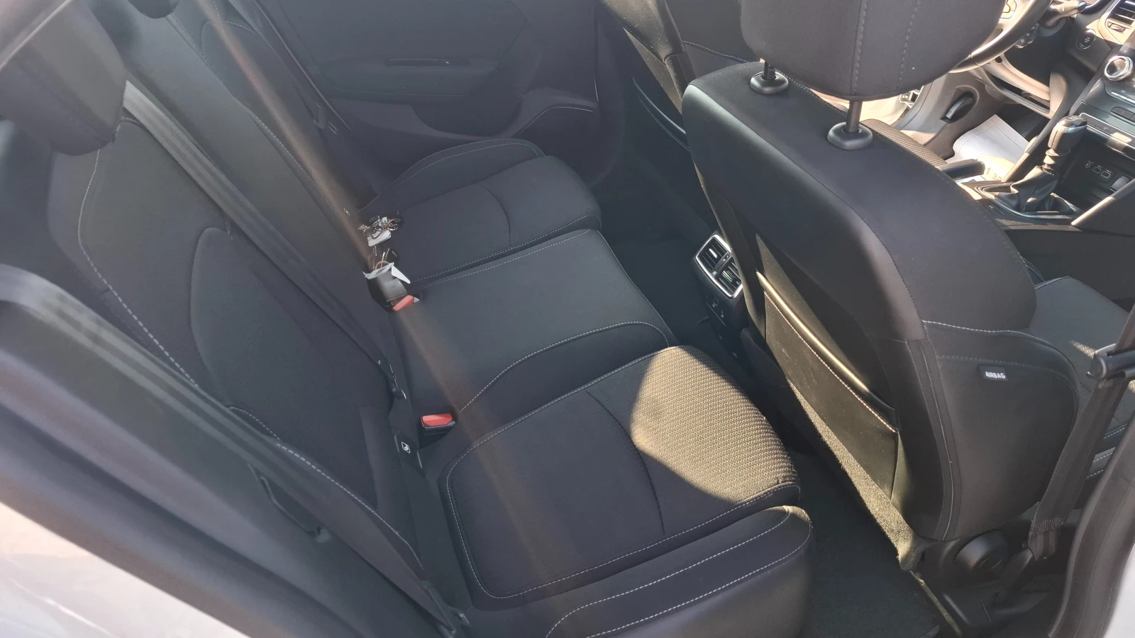 Renault Megane 1.5 DCI facelift , снимка 15 - Автомобили и джипове - 55601657