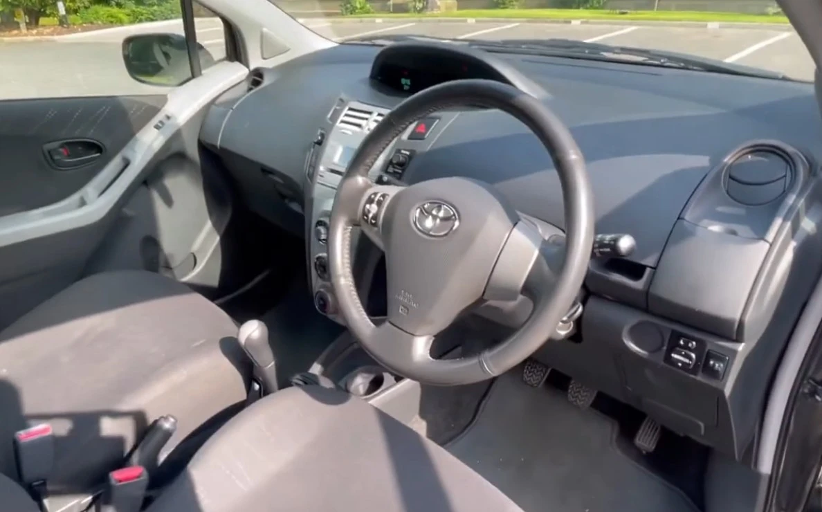 Toyota Yaris 1.4 diesel, снимка 4 - Автомобили и джипове - 55723358