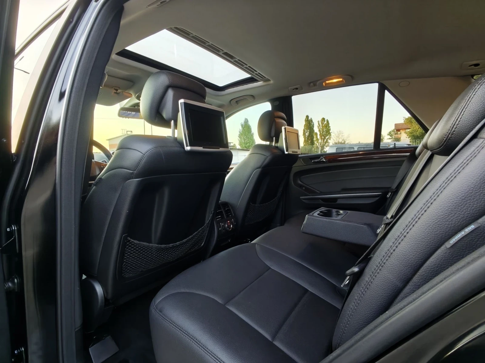 Mercedes-Benz ML 550 AMG, снимка 12 - Автомобили и джипове - 55729681