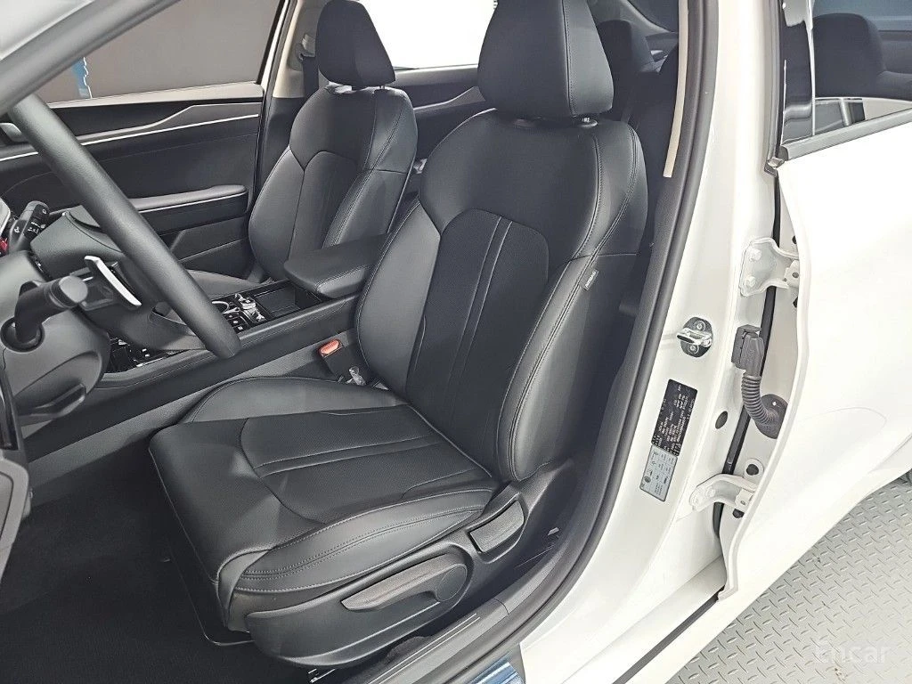 Kia K8 HYBRID* PRESTIGE* ОБДУХВАНЕ* LANE* ASSIST* 360КАМЕ, снимка 14 - Автомобили и джипове - 55969276