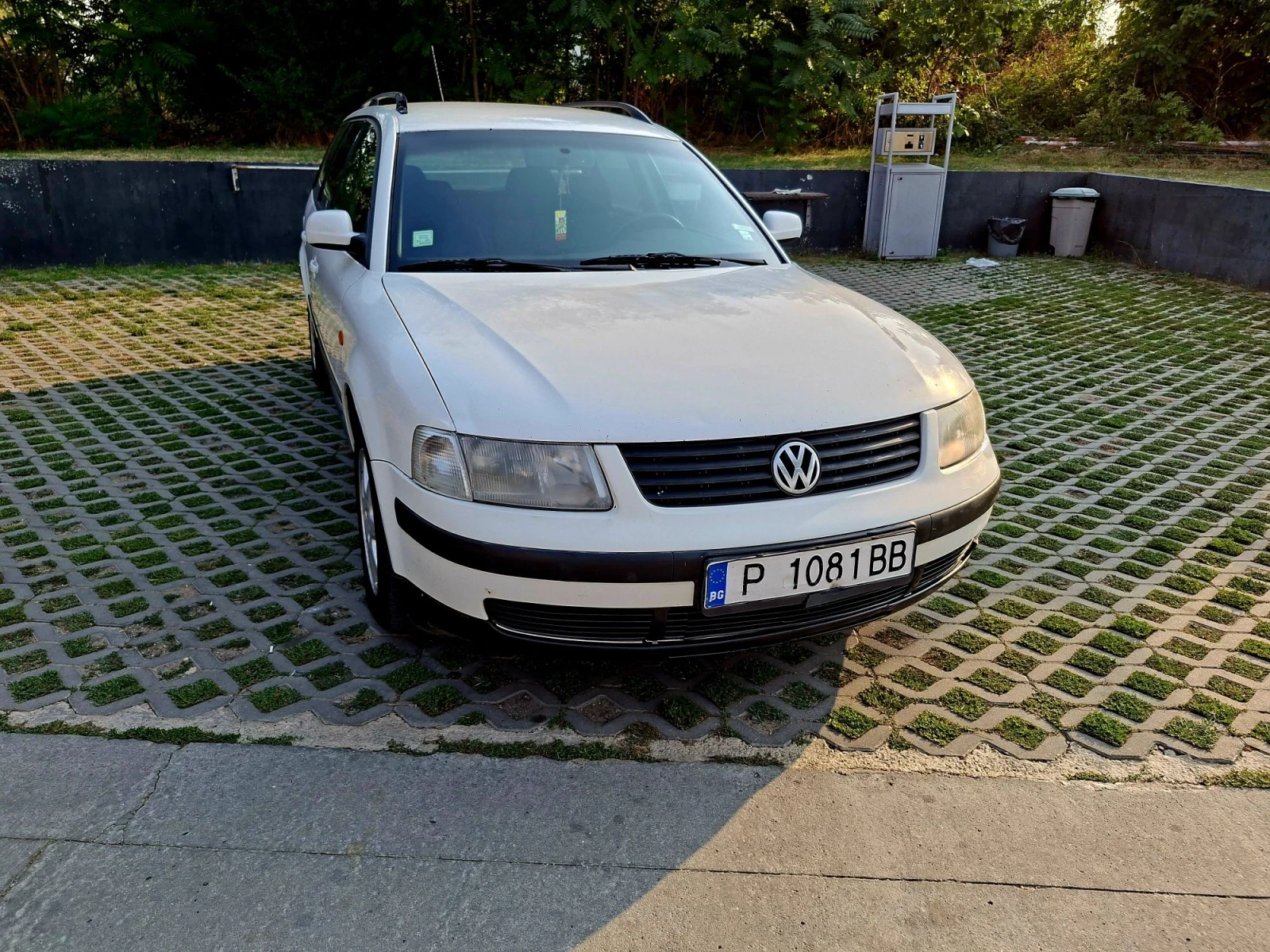 VW Passat 1.9 TDI , снимка 4 - Автомобили и джипове - 56038345