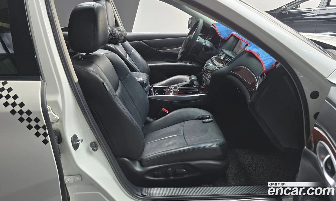 Infiniti Q70 3.7 Style, снимка 11 - Автомобили и джипове - 56123100