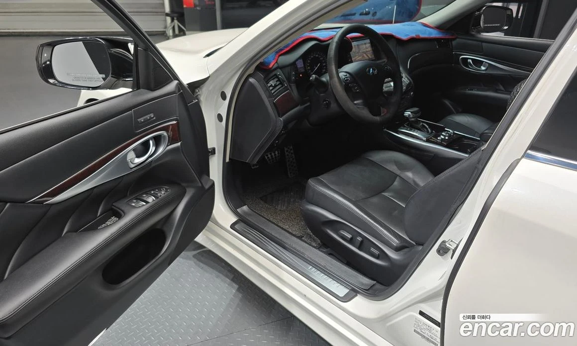 Infiniti Q70 3.7 Style, снимка 10 - Автомобили и джипове - 56123100