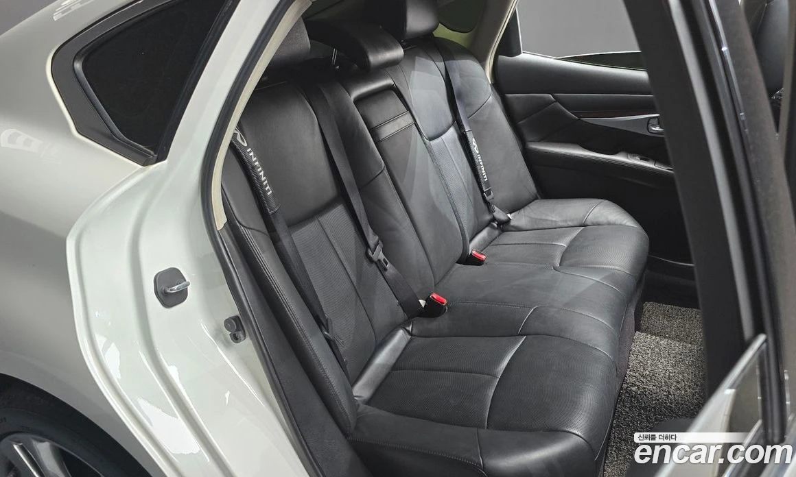 Infiniti Q70 3.7 Style, снимка 12 - Автомобили и джипове - 56123100