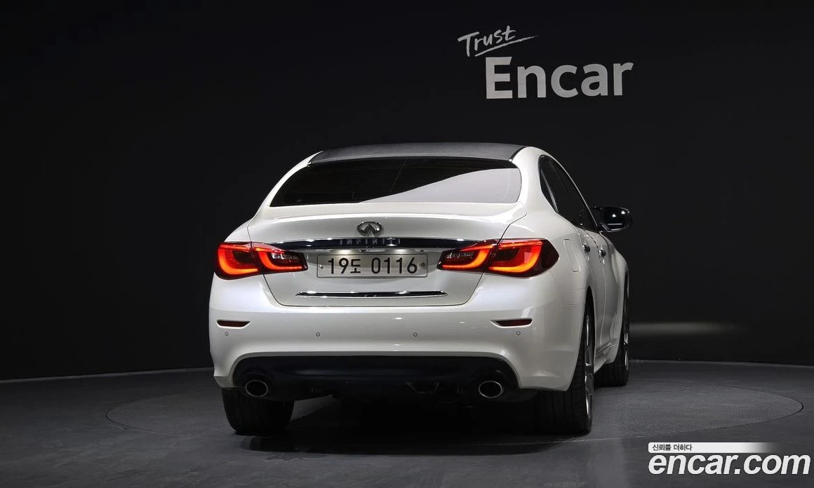 Infiniti Q70 3.7 Style, снимка 4 - Автомобили и джипове - 56123100