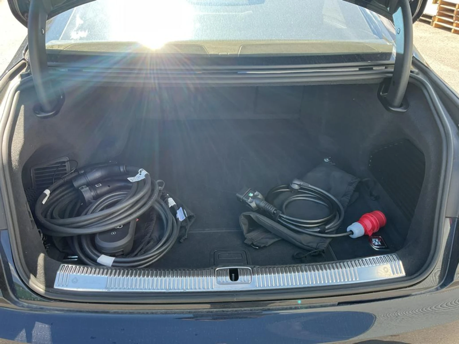 Audi A8 Long 60 TFSIe Quattro Pano Leather LED, снимка 13 - Автомобили и джипове - 56197440