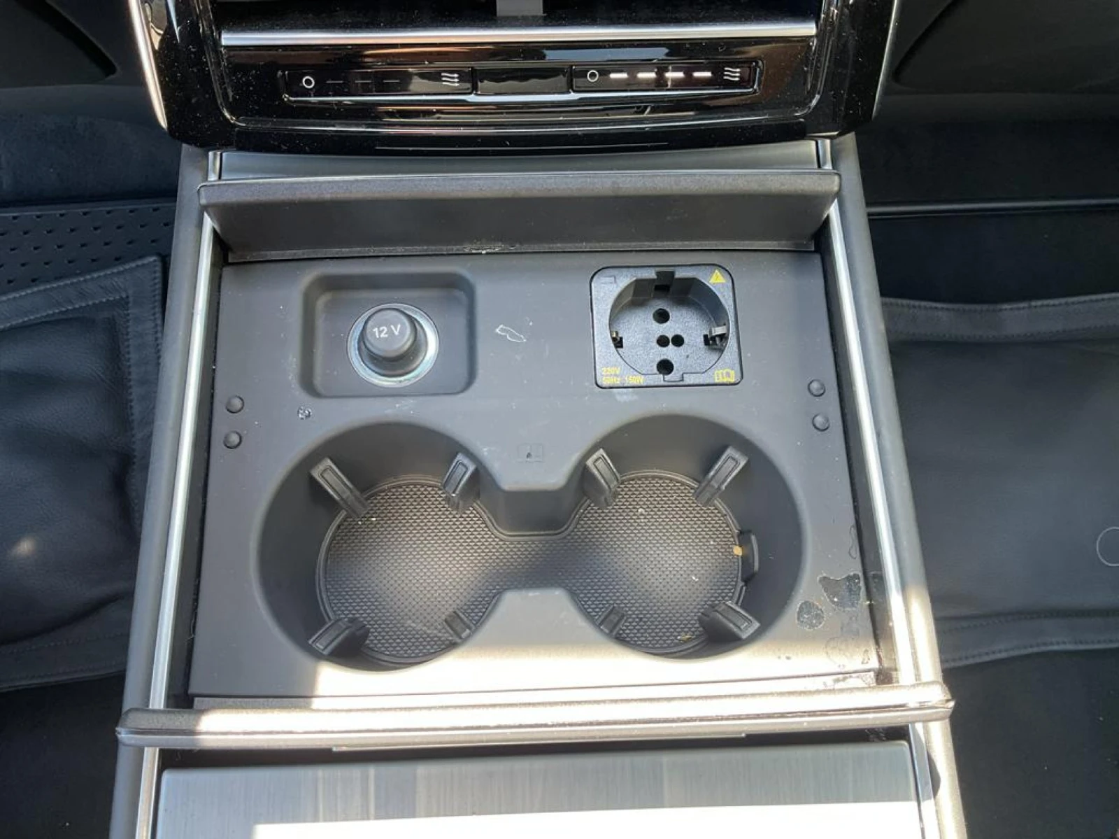Audi A8 Long 60 TFSIe Quattro Pano Leather LED, снимка 17 - Автомобили и джипове - 56197440