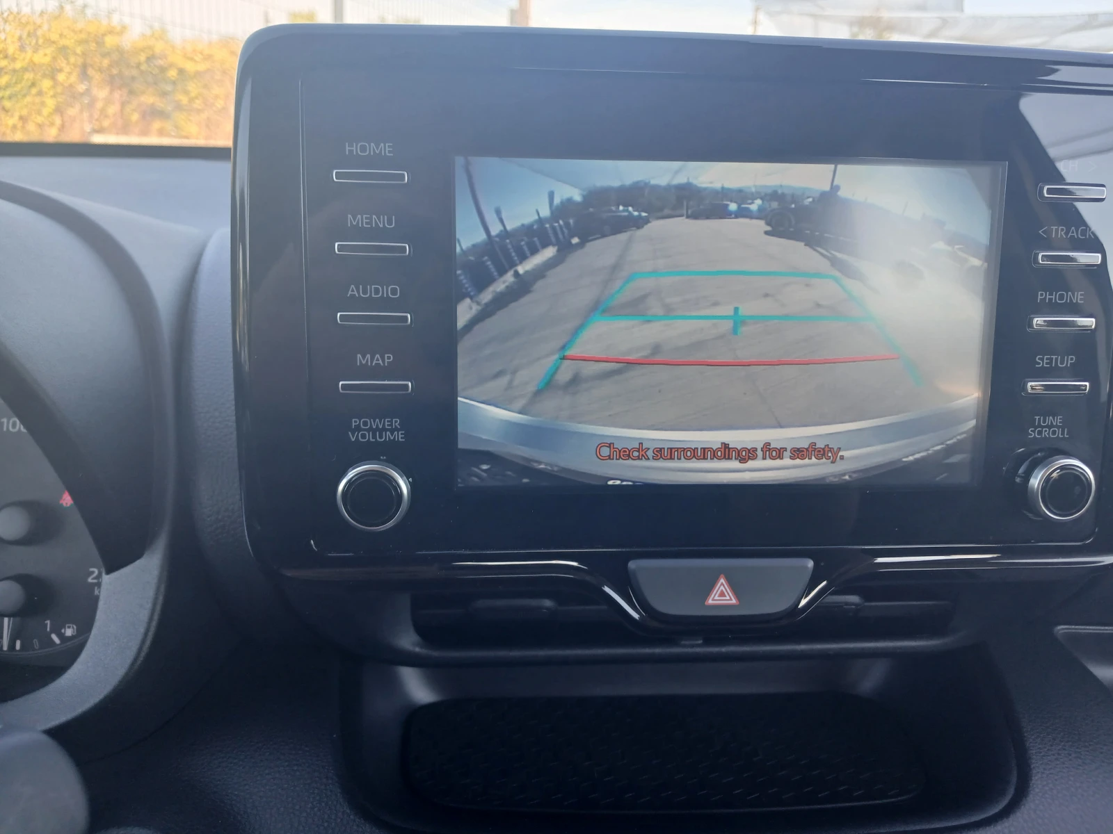 Toyota Yaris 29900km.HYBRID, снимка 12 - Автомобили и джипове - 56316429