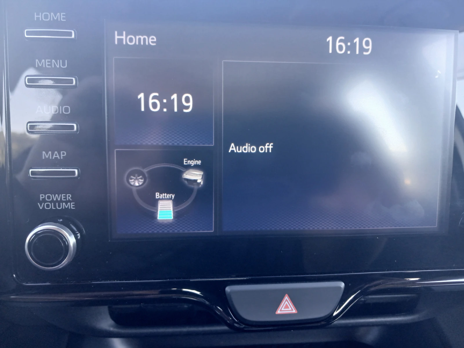 Toyota Yaris 29900km.HYBRID, снимка 11 - Автомобили и джипове - 56316429