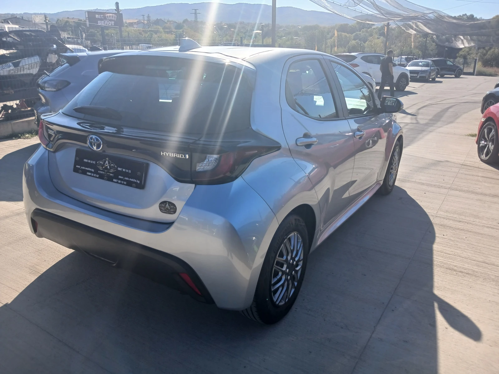Toyota Yaris 29900km.HYBRID, снимка 4 - Автомобили и джипове - 56316429