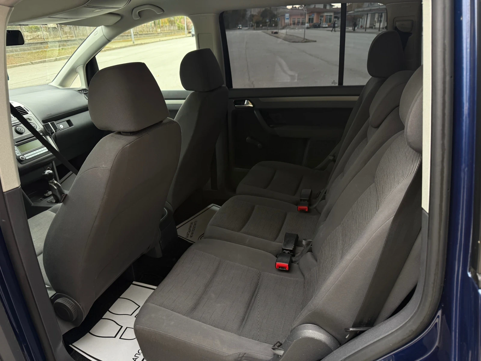 VW Touran 1.9TDI 7места, снимка 11 - Автомобили и джипове - 56684390