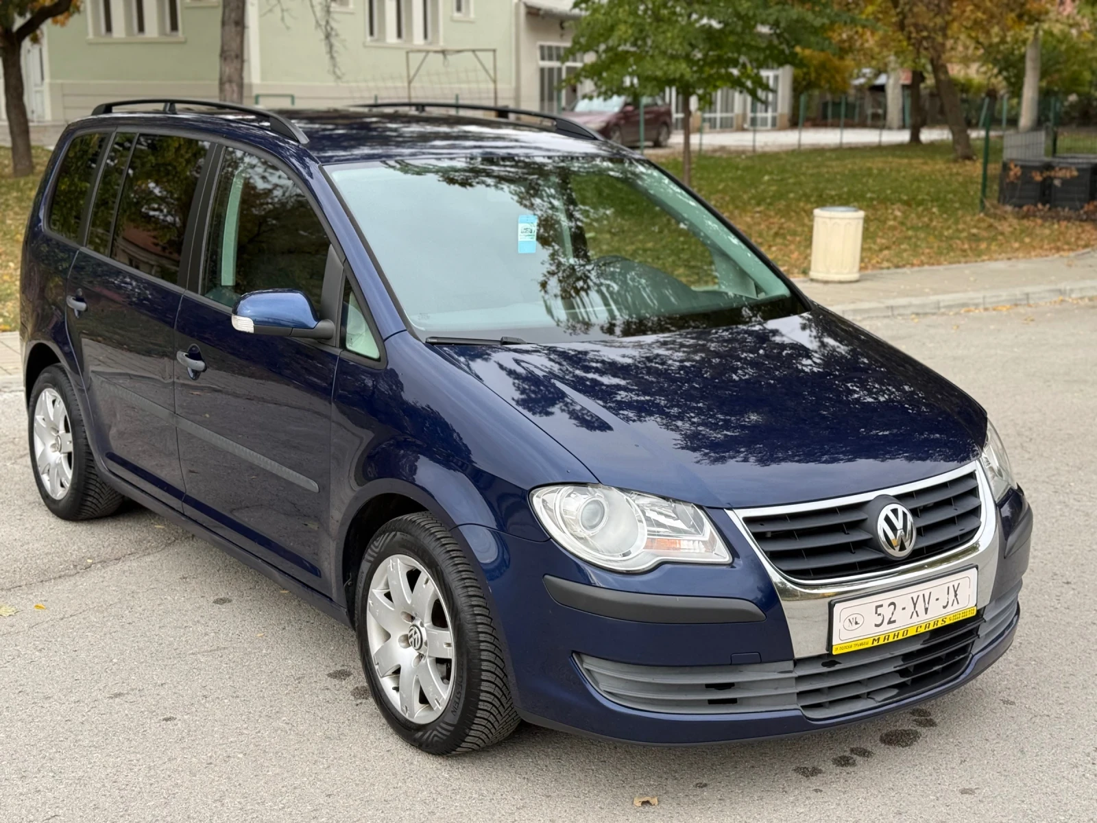 VW Touran 1.9TDI 7места, снимка 2 - Автомобили и джипове - 56684390