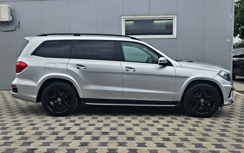 Mercedes-Benz GL 350 AMG/TVx3/DISTR/МАСАЖ/ВАКУУМ/B&O/ОБДУХ/360САМ/LIZIN, снимка 4 - Автомобили и джипове - 51687164