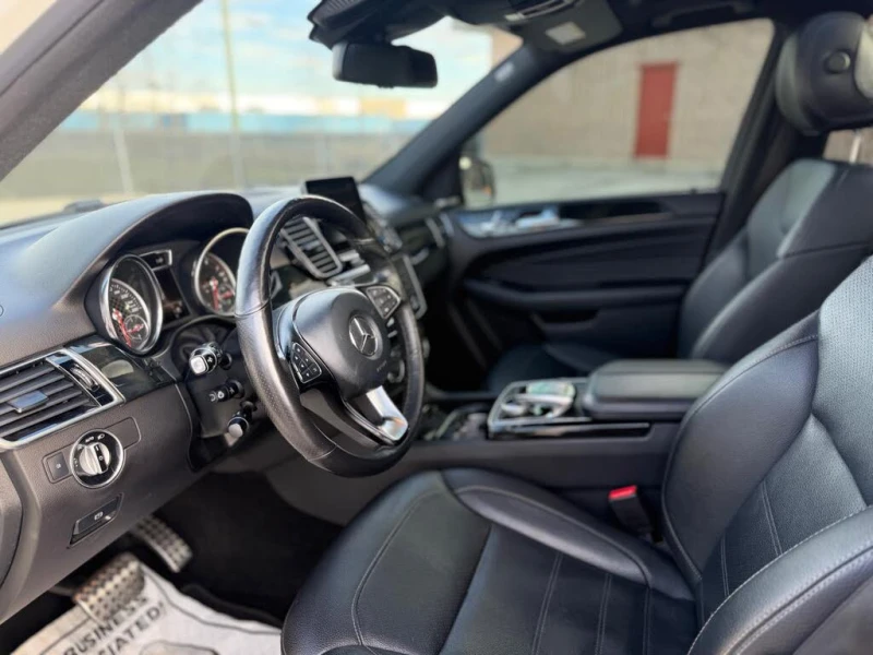 Mercedes-Benz GLE 43 AMG TWINTURBO* 9G* NIGHT PACK* HARMAN* KEYLESS* PANORA, снимка 9 - Автомобили и джипове - 52501634