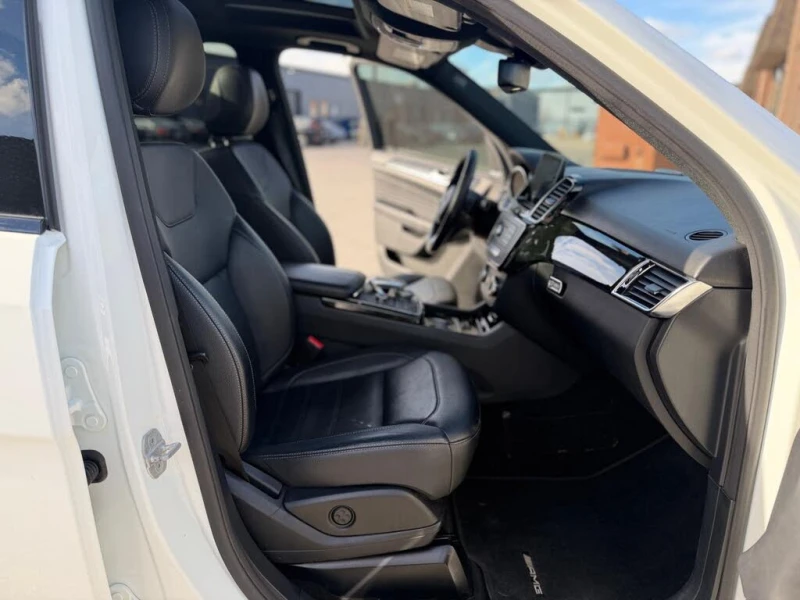 Mercedes-Benz GLE 43 AMG TWINTURBO* 9G* NIGHT PACK* HARMAN* KEYLESS* PANORA, снимка 14 - Автомобили и джипове - 52501634