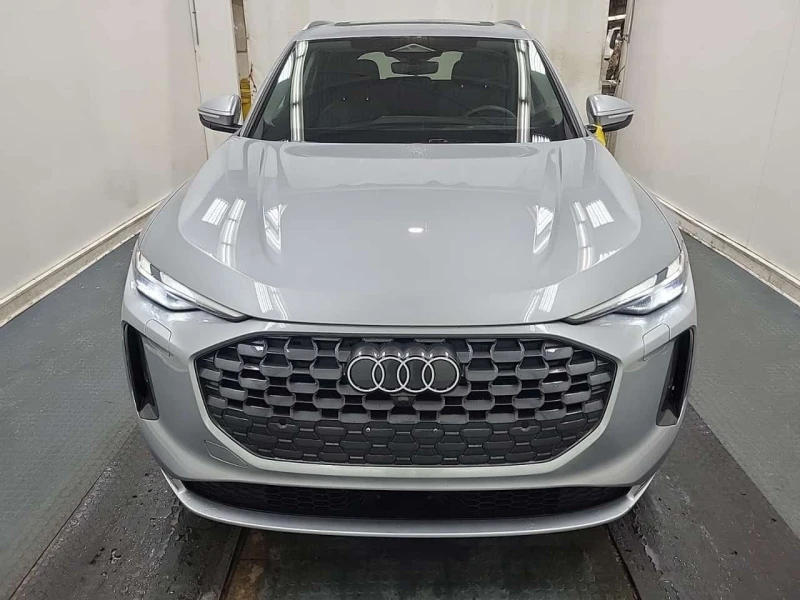 Audi Q5 * PREMIUM * CARFAX * ДИСТРОНИК* , снимка 6 - Автомобили и джипове - 53557344