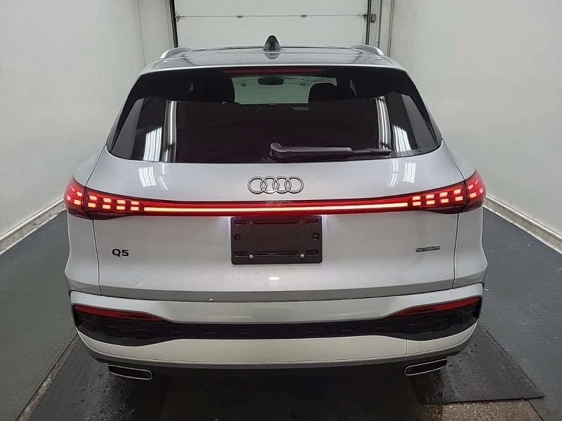 Audi Q5 * PREMIUM * CARFAX * ДИСТРОНИК* , снимка 5 - Автомобили и джипове - 53557344