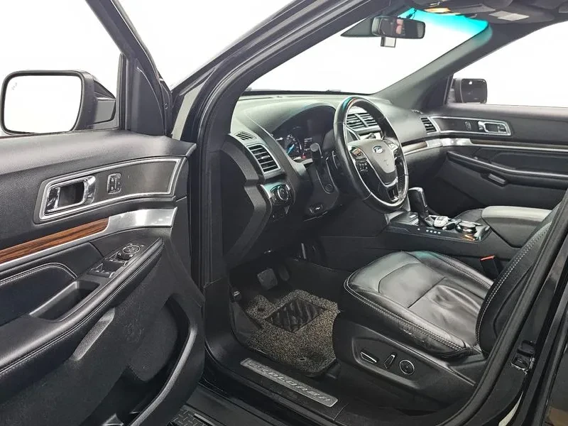 Ford Explorer 2.3 Limited 4Wd 5Th Generation, снимка 10 - Автомобили и джипове - 55923318