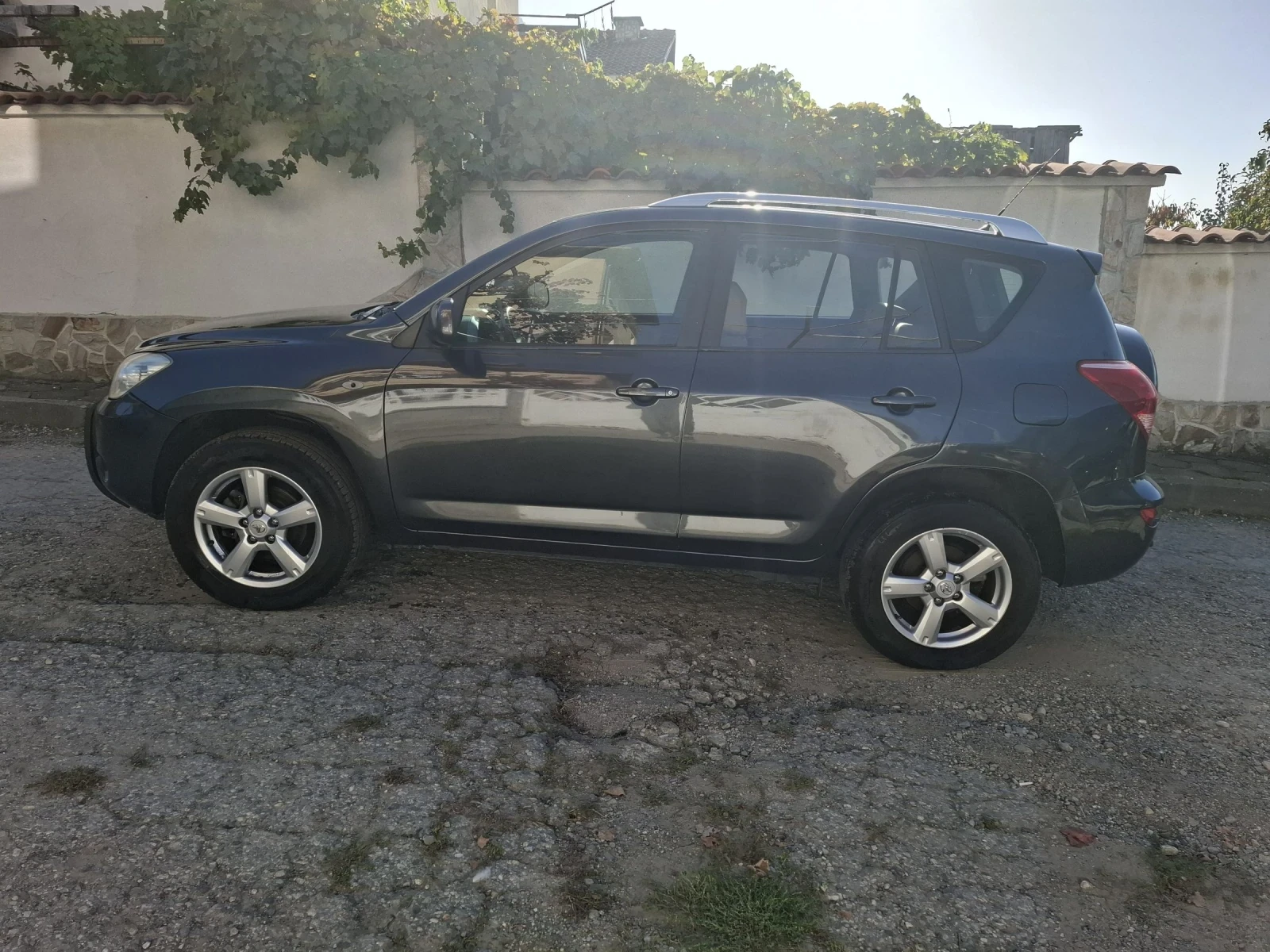 Toyota Rav4 2.2 d4d - изображение 8