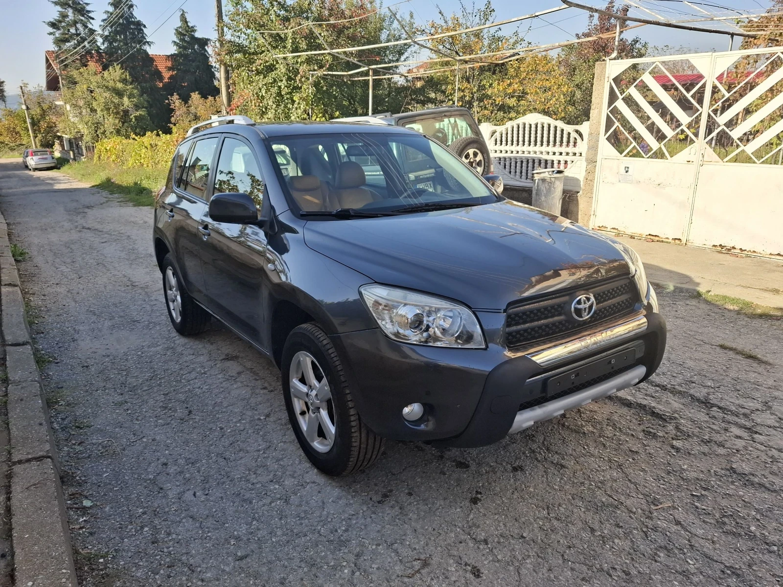 Toyota Rav4 2.2 d4d - изображение 4