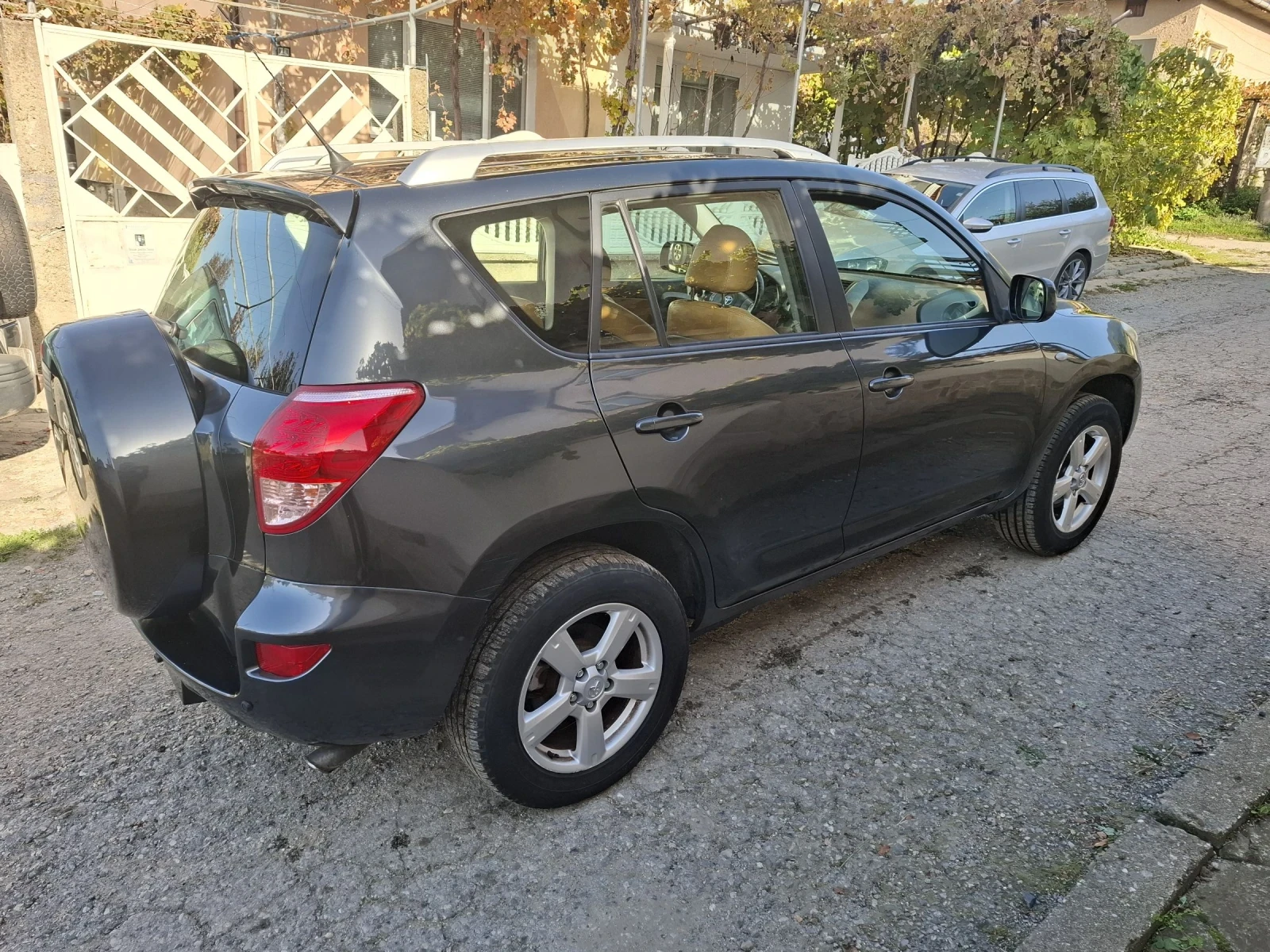 Toyota Rav4 2.2 d4d - изображение 5