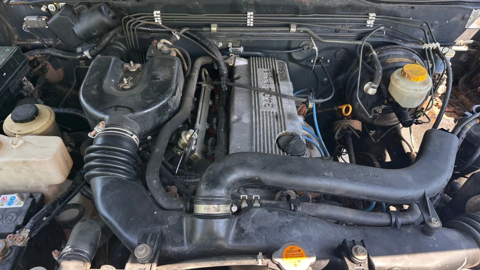 Nissan Terrano 2.4i - изображение 8