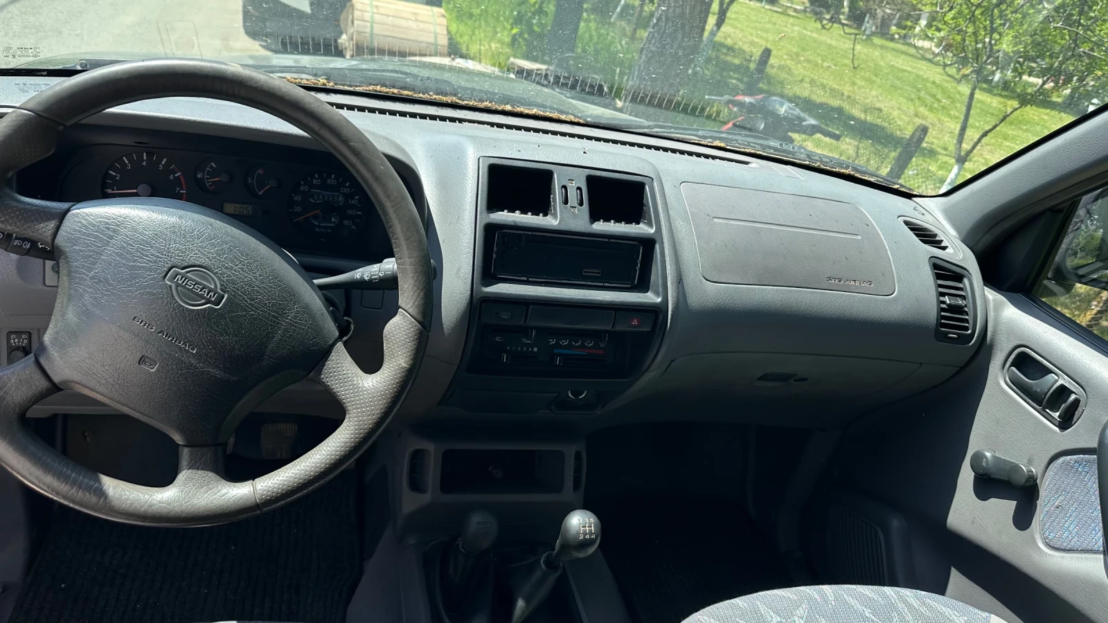 Nissan Terrano 2.4i - изображение 7