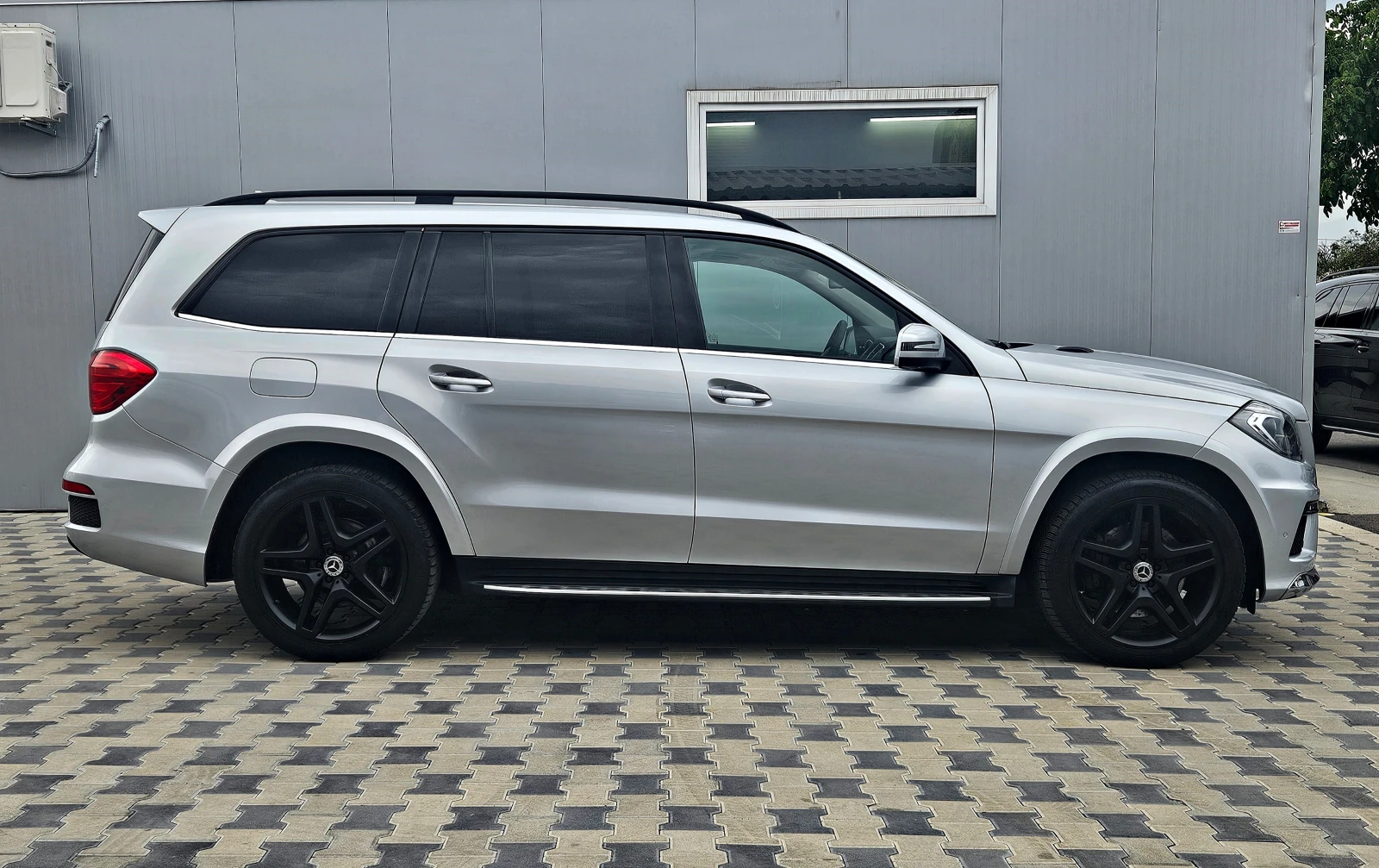 Mercedes-Benz GL 350 AMG/TVx3/DISTR/МАСАЖ/ВАКУУМ/B&O/ОБДУХ/360САМ/LIZIN - изображение 4