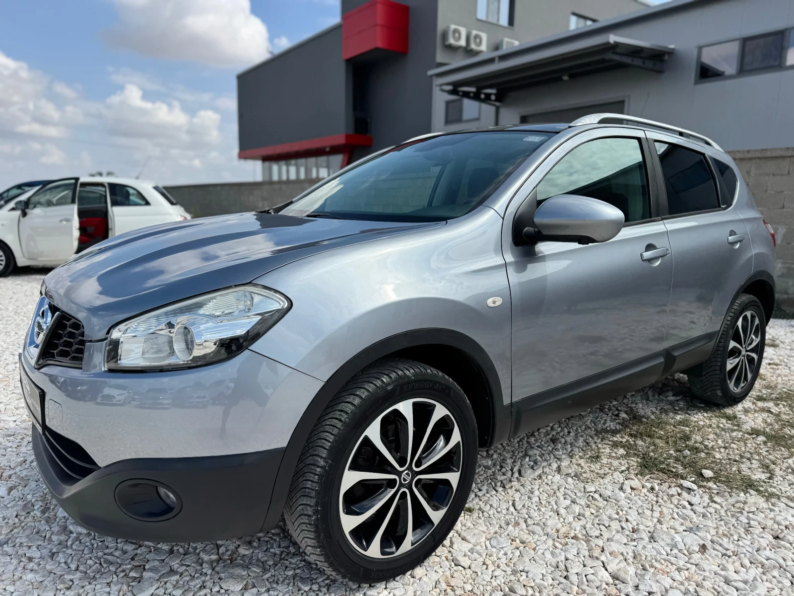 Nissan Qashqai 1.6i N-TEC / FACELIFT / NAVI / 360 CAMERA / PANO | Mobile.bg   1
