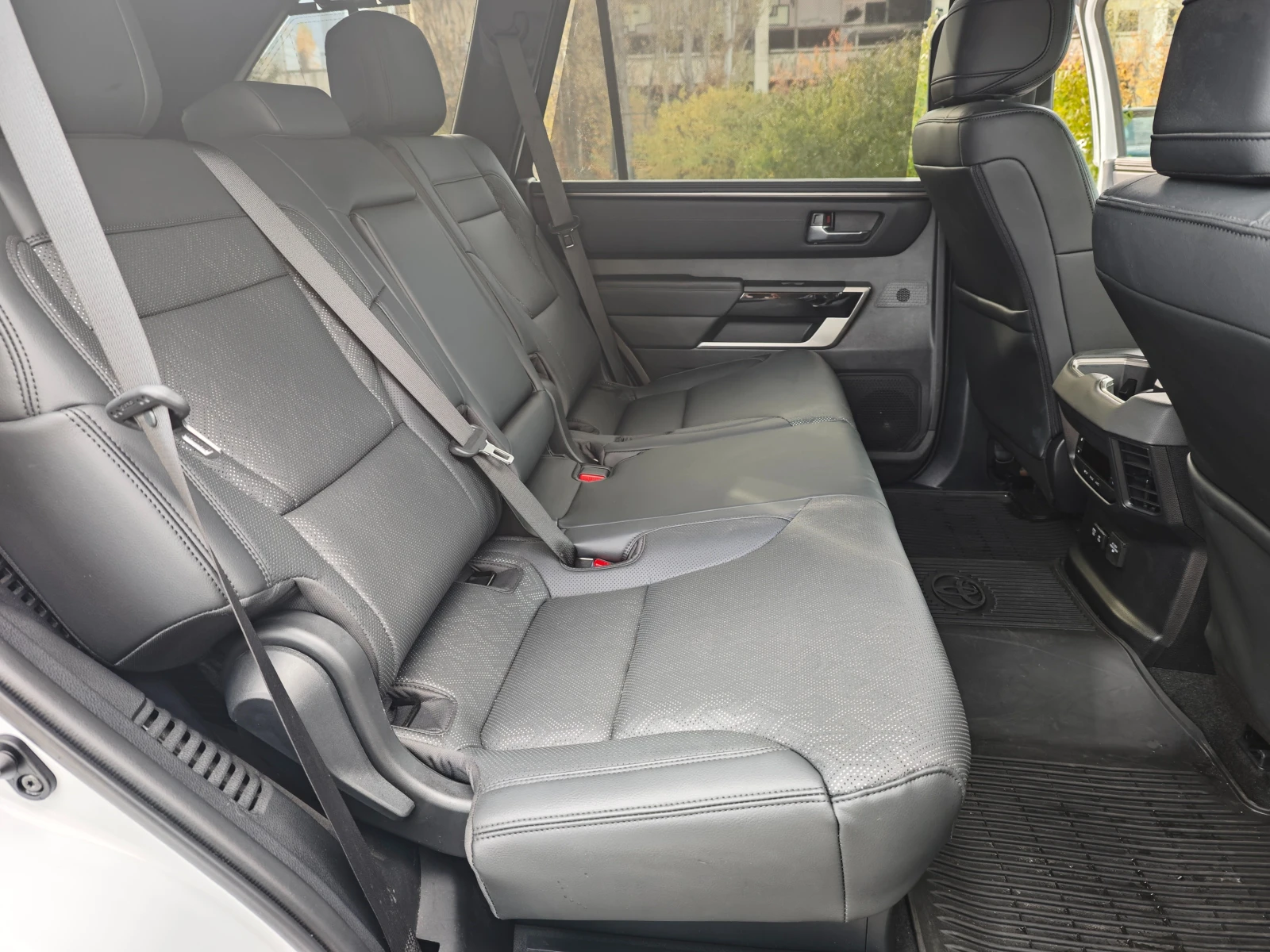 Toyota Sequoia 4WD i-FORCE MAX Limited | Mobile.bg � ����������� 11