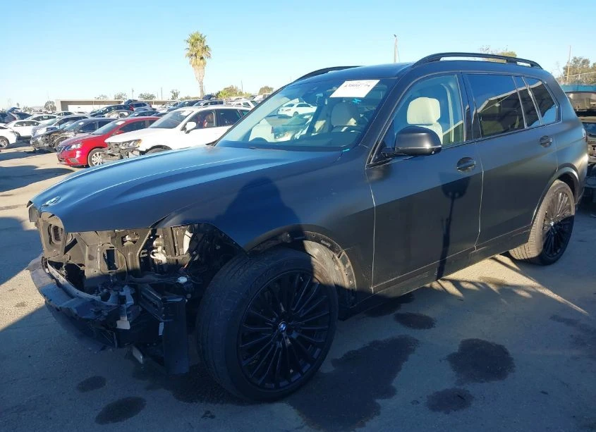 BMW X7  - изображение 2
