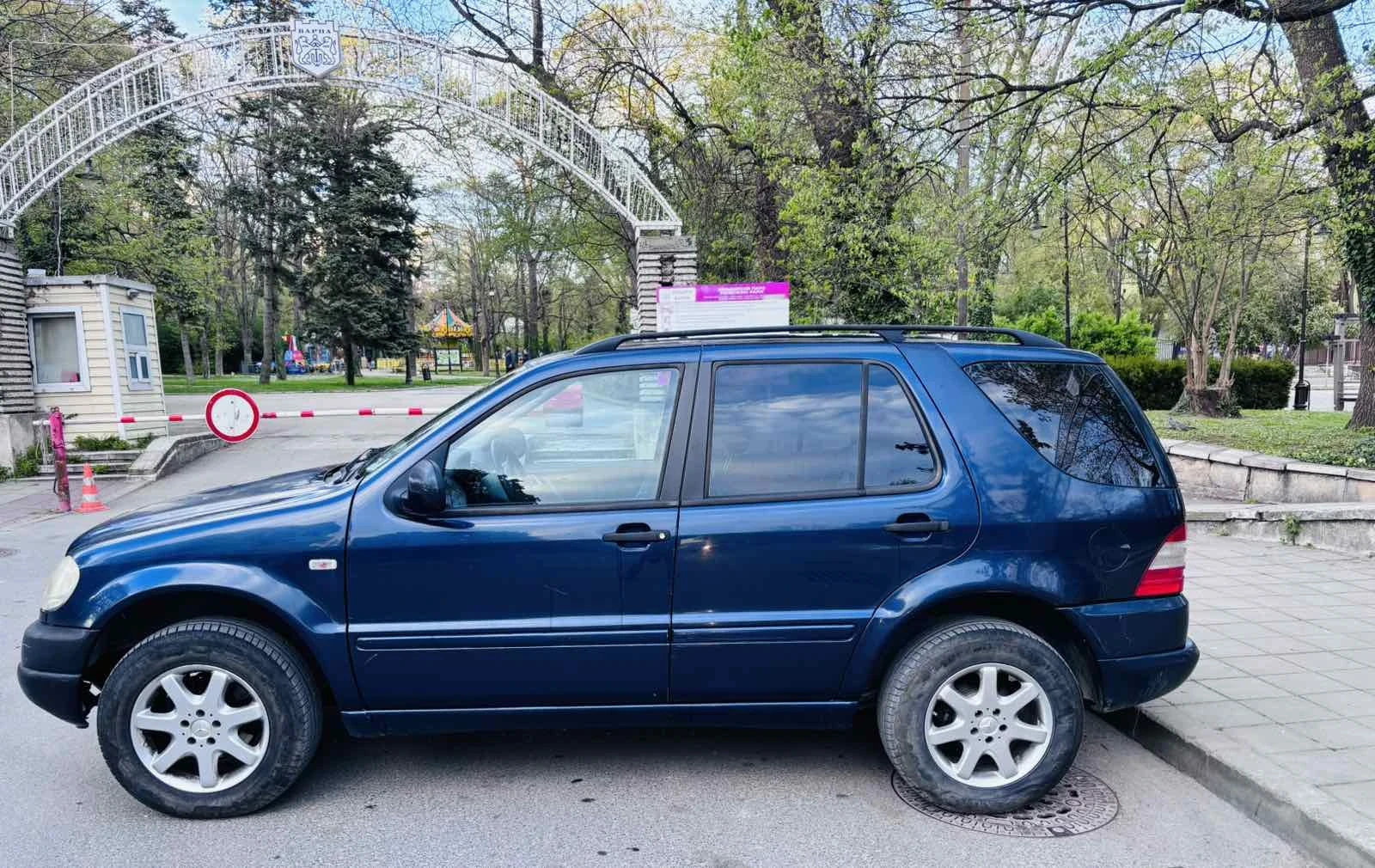 Mercedes-Benz ML 320, снимка 3 - Автомобили и джипове - 54351986