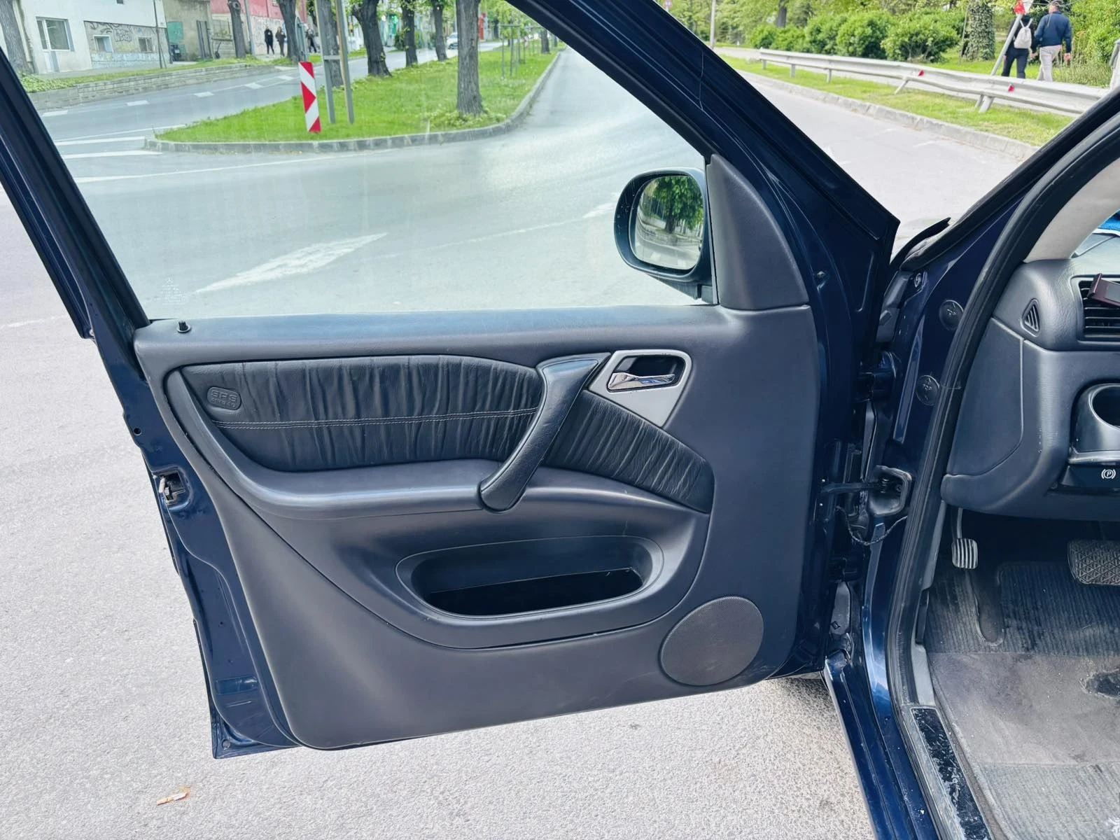 Mercedes-Benz ML 320, снимка 8 - Автомобили и джипове - 54351986