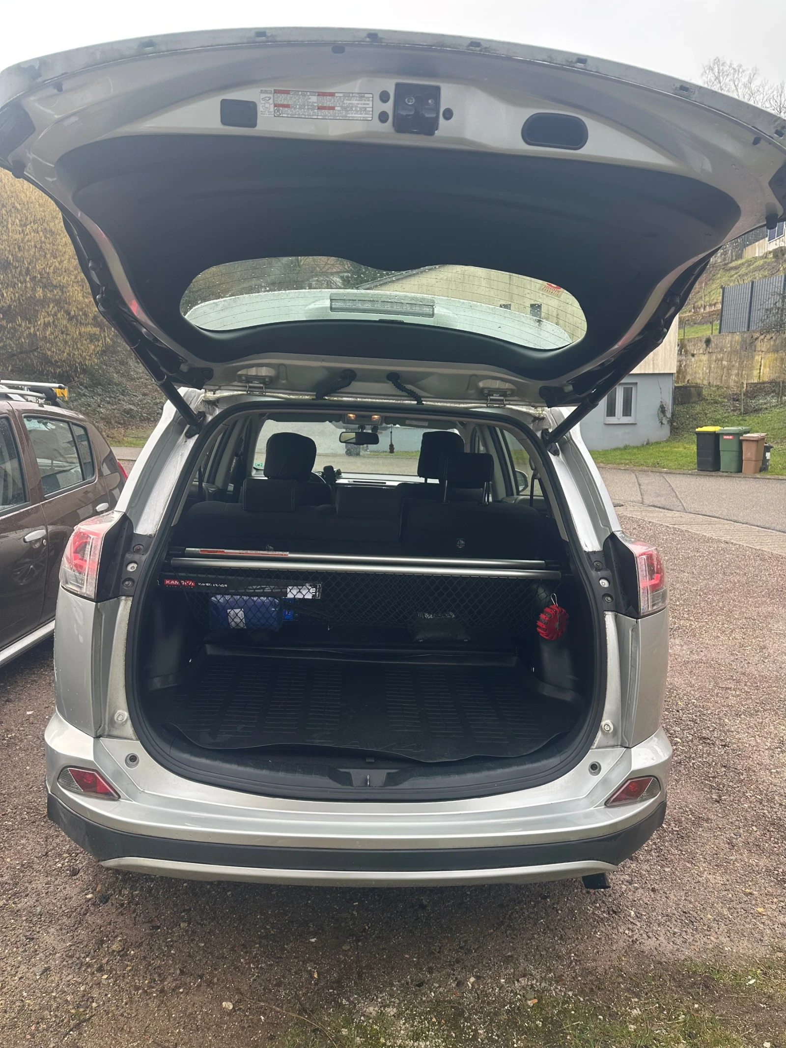 Toyota Rav4 Хибриден, снимка 6 - Автомобили и джипове - 54549430