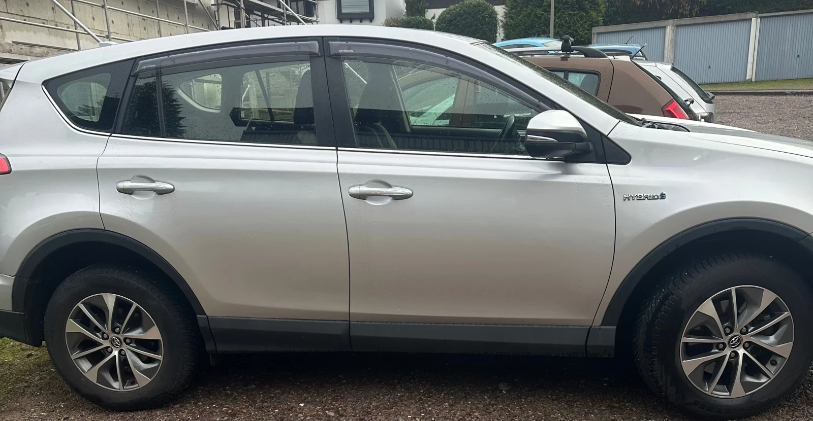 Toyota Rav4 Хибриден, снимка 3 - Автомобили и джипове - 54549430